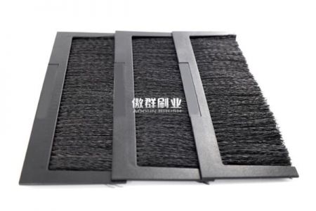 廣州傲群機柜毛刷廠家為您科普:機柜密封毛刷用途 廣州傲群機柜毛刷廠家為您科普:機柜密封毛刷用途